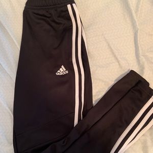 Addis’s sweatpants